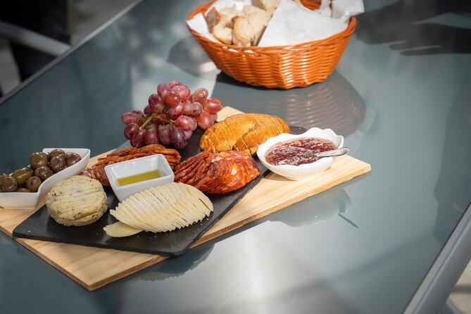 Setúbal: Winery & Fish Market Tasting Tour from Lisbon - Small-group reality check: guides, English, and on-the-day changes