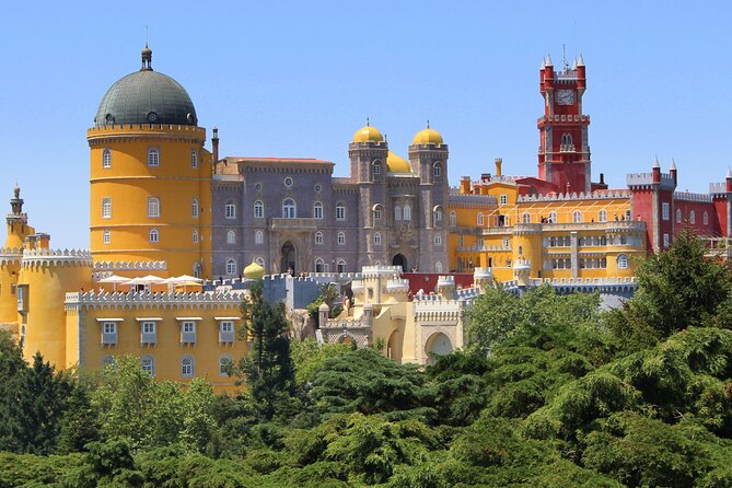 Sintra and Cascais Private Tour from Lisbon - Praça da República: Sintra’s Streets, Plus Pastelaria Periquita