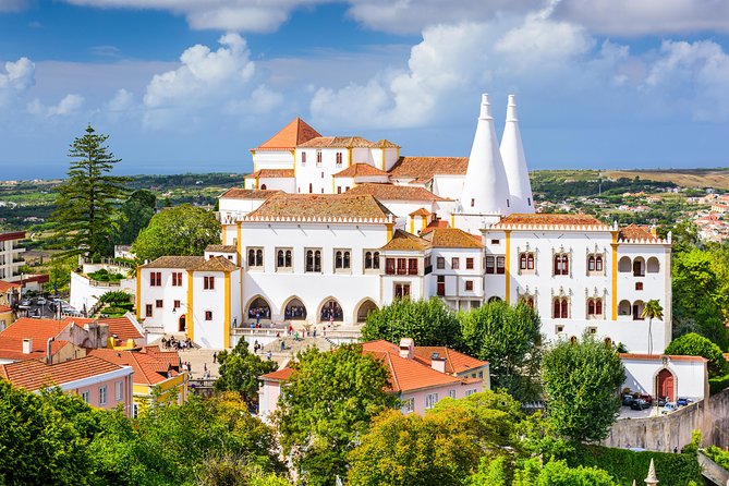 Sintra, Cascais and Estoril Coast with Tickets from Lisbon - The Sintra market pause: souvenirs and a quick reset