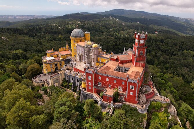 Sintra-Cascais-Pena Palace 8-People Small Group Tour from Lisbon - The Colares to Cabo da Roca shift, from wine country vibes to cliff-edge drama