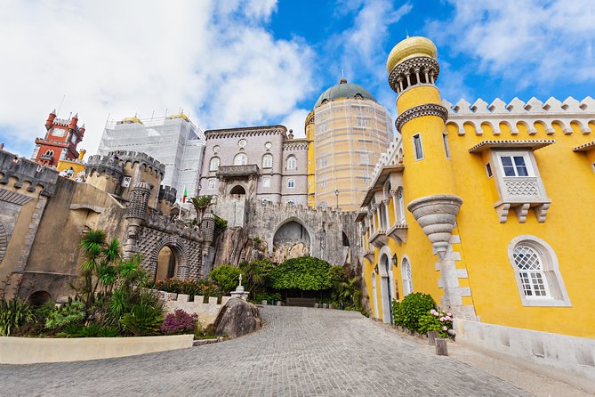 Sintra & Coastal Havens | Exclusive Private Day Tour with Tickets - Centro Histórico de Sintra: The Short Stroll That Lets You Breathe