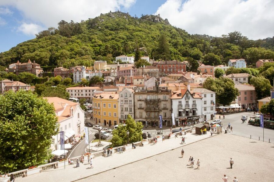 Sintra: Half-Day Tour with Royal Palace Ticket - Inside the Royal Palace: the guided hour that makes it click