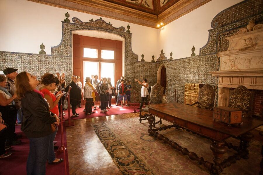 Sintra: Half-Day Tour with Royal Palace Ticket - The drive that adds personality: Guincho area and coastal viewpoints