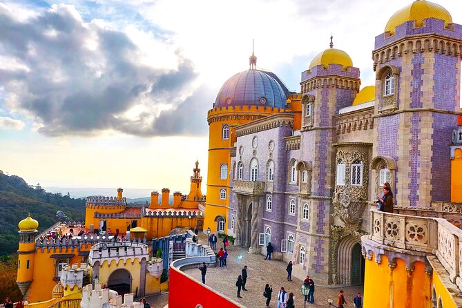 Sintra Half Day with Pena Palace and Regaleira from Lisbon - Sintra village time: a calm break and the Travesseiro you came for