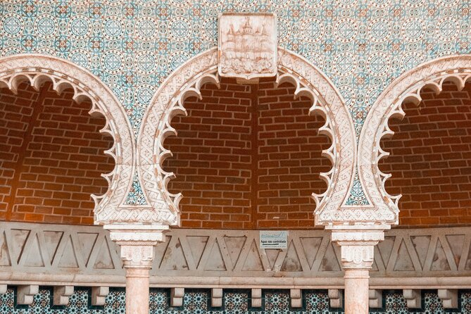 Sintra & Lisbon Highlights, Small-group tour - Sintra Centro Historico, medieval lanes, and Travesseiro