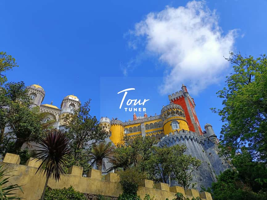 Sintra: Moorish Castle, Pena Palace, Cabo da Roca, & Cascais - Sintra Historical Center Break: Lunch, Local Snacks, and Short Wander Time