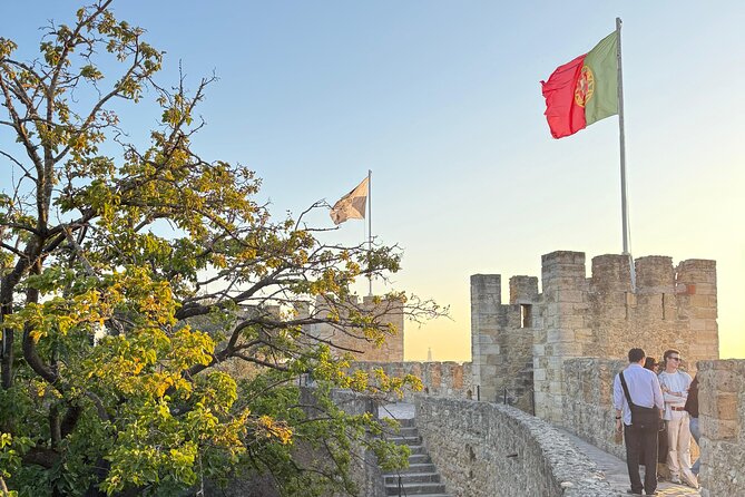 Skip-the-Line Lisbon Tour: S. Jorge's Castle + Old Town Lisbon - Entering S. Jorge’s Castle without losing your morning