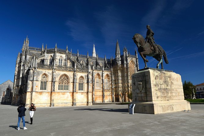 Small Group Tour to Fátima, Batalha, Nazaré and Óbidos from Lisbon - Guides Make This Tour: From Lucia to André and More