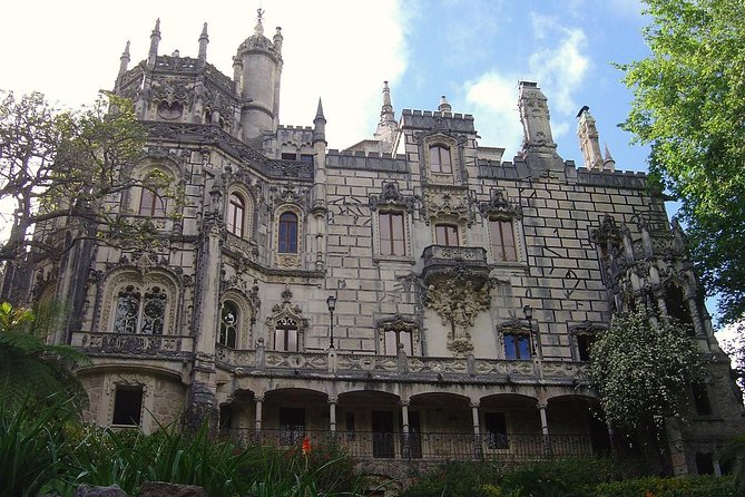 Small Group Tour to Sintra, Pena Palace, Cabo Roca and Cascais - A tight Sintra-to-Cascais route that fits 8 hours