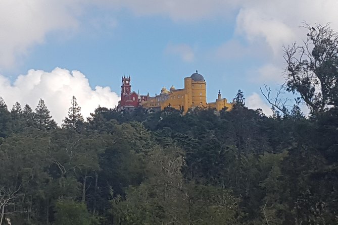 Small Group Tour to Sintra, Pena Palace, Cabo Roca and Cascais - How the guides keep the day on track, even when it rains