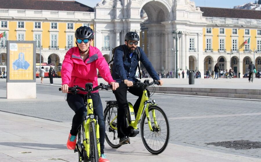 South Lisbon: 3-Hour Christ the King Electric Bike Tour - Cais do Ginjal to Christ the King: Cod-Fishing Warehouses to Boca do Vento