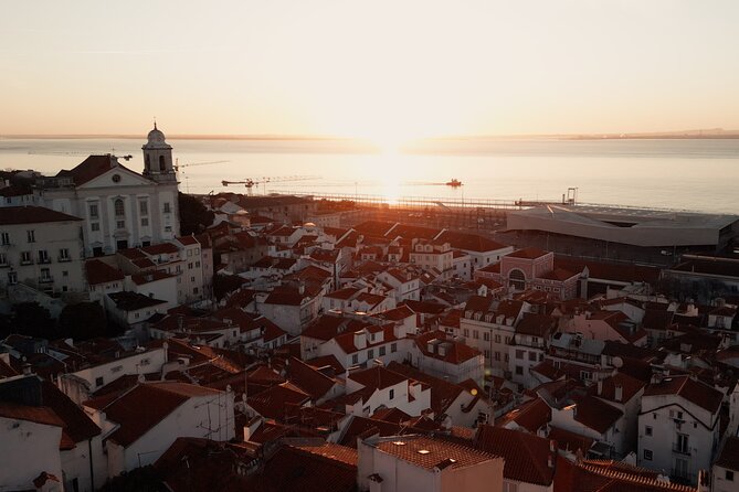 Sunrise Walking Tour: Lisbon Before the Crowds - Why Lisbon feels calmer before the crowds