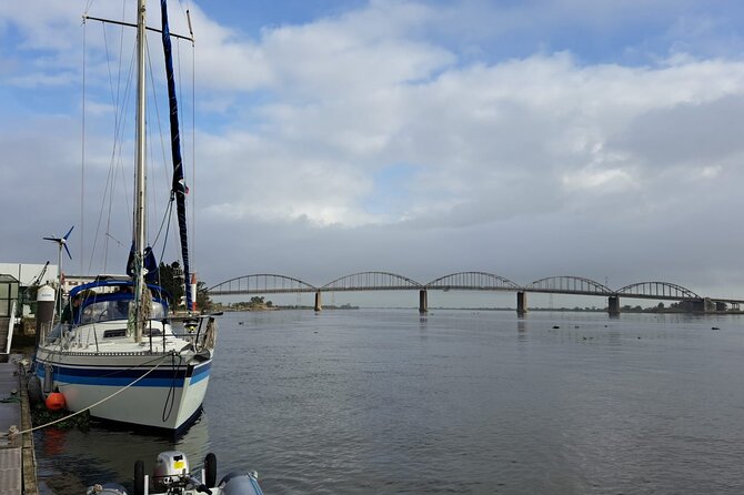 Sunset Sailboat Tejo River Tour 2h - The crew, narration style, and why the vibe matters