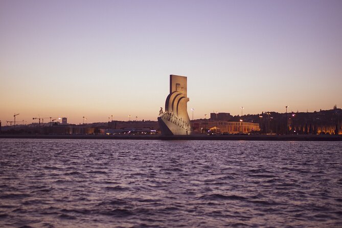 Sunset sailboat tour in Lisbon with green wine - Wine, beer, blankets, and the small comforts that matter