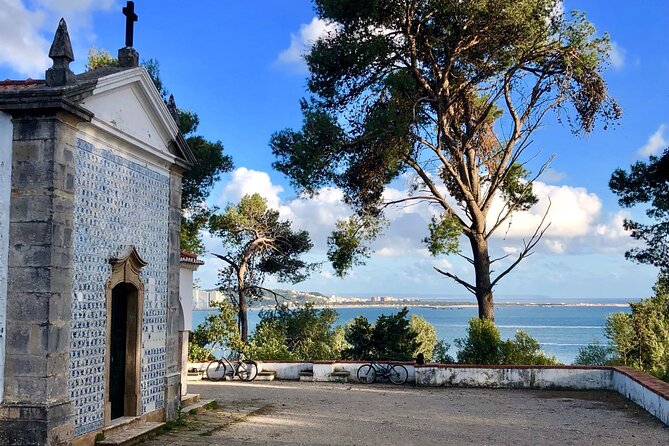 Tagus River Heritage and Traditional Lunch Bicycle Tour - Biking basics: helmet, pacing, and the moderate fitness reality