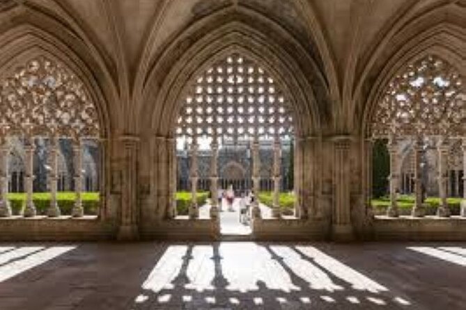 Take Battle Alcobaça and Óbidos The Templar and Medieval Legacy - Meeting point and timing that makes the day work