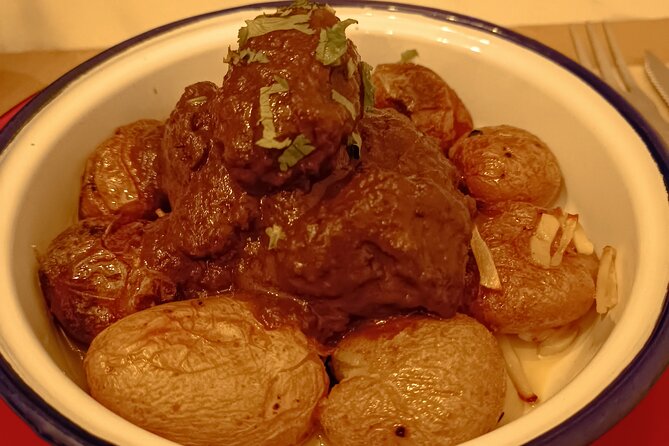 Taste Lisbon: an Itinerant Full Portuguese Meal by Do Eat Better - Rua dos Sapateiros and a classic tasca: petiscos as your Portuguese tapas moment