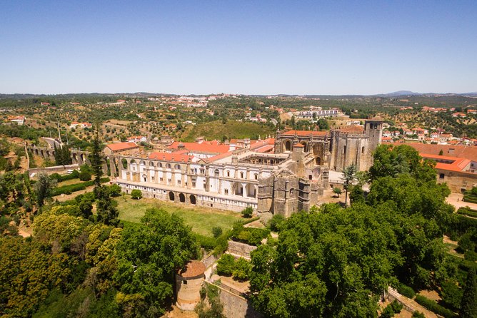 Templar Knights: Tomar and Almourol Castles Full Day Private Tour - Albufeira da Barragem do Castelo de Bode, a short nature-and-water pause