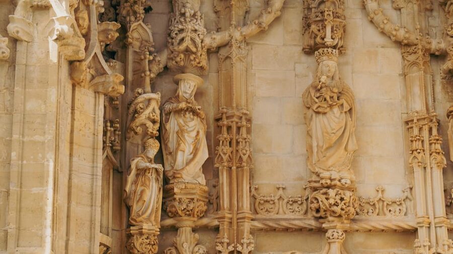 Tomar: Knight's Templar Castle and Convent of Christ Tour - Practical tips so the tour feels smooth