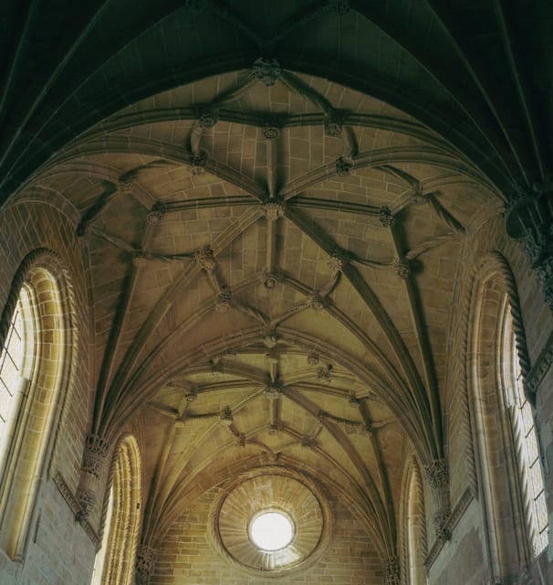 Tomar: Knight's Templar Castle and Convent of Christ Tour - The Charola and its painted panels: the room that anchors the visit