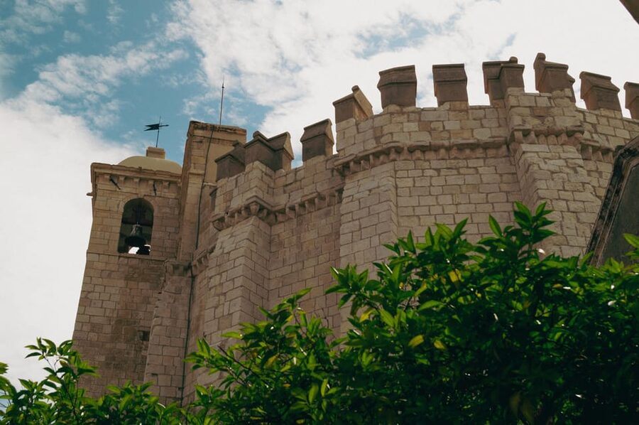 Tomar: Knight's Templar Castle and Convent of Christ Tour - The main cloister: architecture you can read