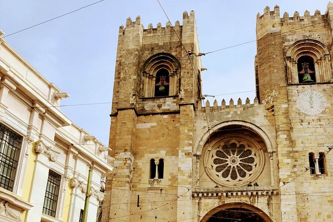 Tour TukTuk 3 hours Lisbon Free Pick-up - Price and logistics that actually matter