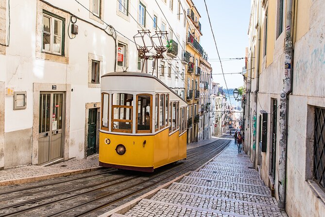 Tuk tuk experience through the historic neighborhood of Alfama - Panteão Nacional and the Mannerist Church Details