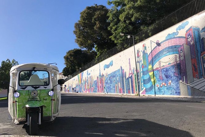 Tuk Tuk Lisbon: Exploring Urban Art - Travessa das Merceeiras and hunting Vhils