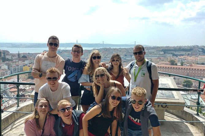 Tuk Tuk Lisbon: The Best of Lisbon in Half a Day - Portas do Sol: the viewpoint that links Lisbon to the river