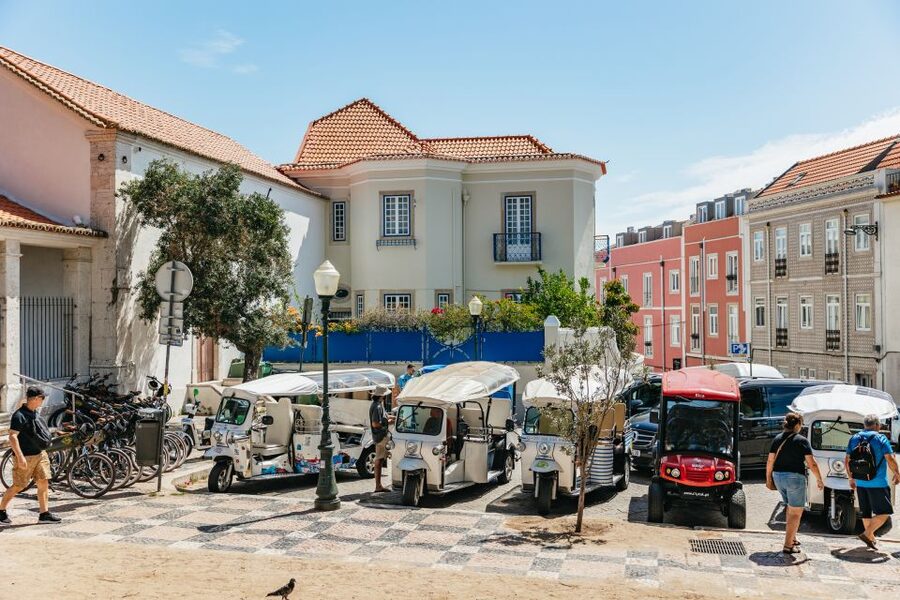 Vadio: Lisbon Old Town Private Tuk Tuk Tour - Portas do Sol Terrace: one of the best “orientation” photo moments