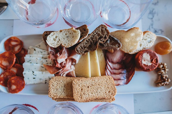 Wine and Cheese Tasting Lunch in Portuguese Wine Bar - Entering a Lisbon wine bar that teaches you to taste