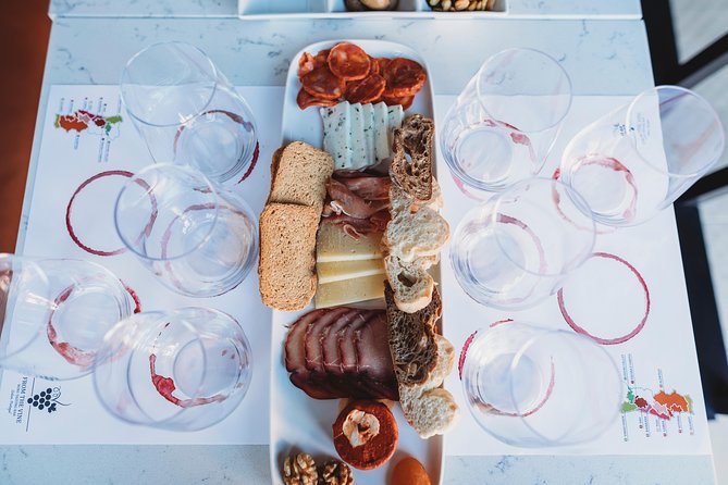 Wine and Cheese Tasting Lunch in Portuguese Wine Bar - Price and value: what $72.56 buys you in Lisbon